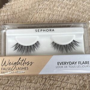 Sephora Everyday Flare Weightless Lashes - Black.  New Sealed!